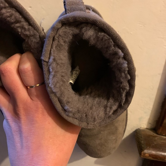Ugg short boots. Size 6. - Picture 3 of 4